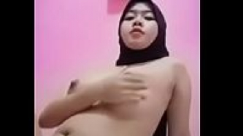 โชว์หี แหวกรูหี แก้ผ้า เล่นเม็ดแตด เบ็ดหี