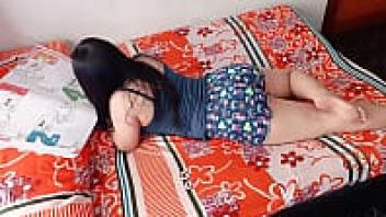 แหย่หี เล่นหี เย็ดเบาๆ เย็ดสาวอวบ เย็ดยับ
