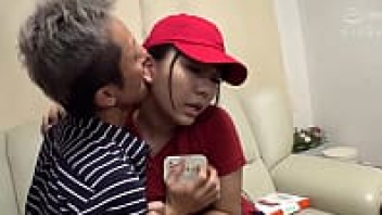 เล่นหี เลียหู เลียหี เย็ดสาวอวบ เย็ดสาวส่งพิซซ่า