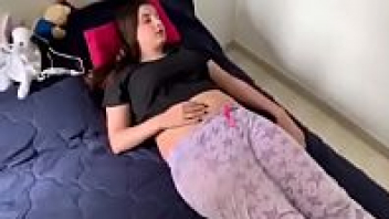เล่นหี เย็ดหีน้องสาว เขี่ยเม็ดแตด หีอวบอูม หีนูน