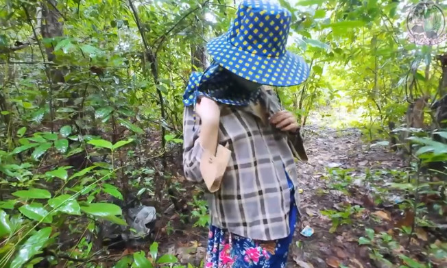 เอากัน เย็ดไทย เย็ดในป่า เย็ดเมีย เย็ดคาผ้าถุง