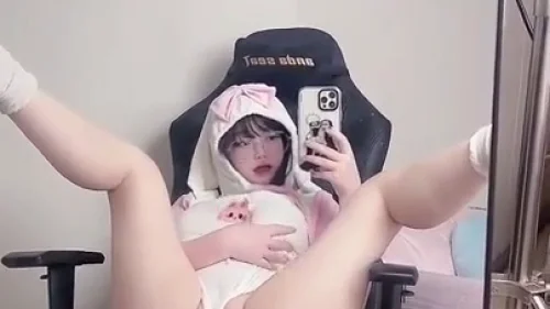 ห้องนอน สาวไทย นัดเย็ด นมใหญ่ ช่วยตัวเอง